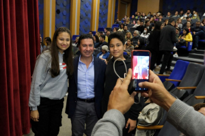 BELEDİYE ŞEHİR TİYATROSU HER HAFTA KAPALI GİŞE