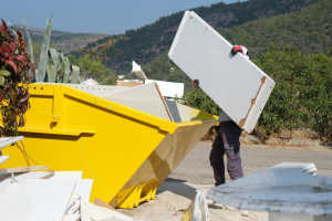 MOLOZ ATIK KONTEYNERLERİ DEVREYE GİRDİ