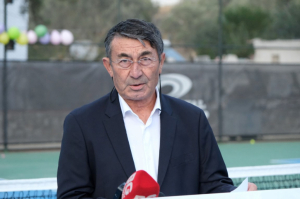 ÇOCUKLARA ÜCRETSİZ TENİS KURSU