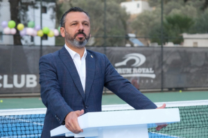 ÇOCUKLARA ÜCRETSİZ TENİS KURSU