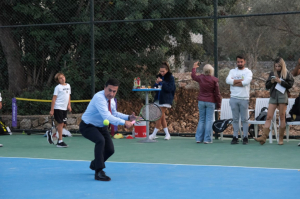 ÇOCUKLARA ÜCRETSİZ TENİS KURSU