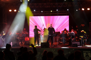 BELEDİYE MEYDANI’NDA YILBAŞI KONSERLERİ