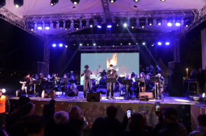 BELEDİYE MEYDANI’NDA YILBAŞI KONSERLERİ