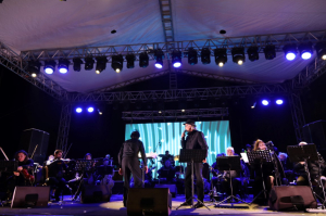 BELEDİYE MEYDANI’NDA YILBAŞI KONSERLERİ