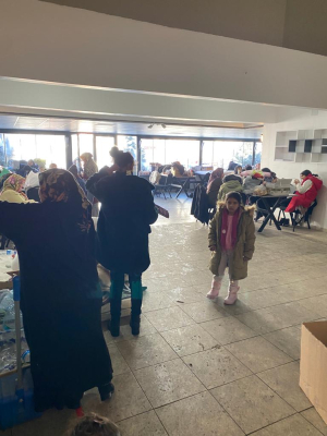 DEPREM BÖLGESİNDEKİ ACILARI, BODRUM’UN İYİ KALBİ DİNDİRİYOR