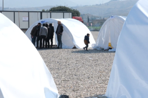 DEPREM BÖLGESİNDEKİ ACILARI, BODRUM’UN İYİ KALBİ DİNDİRİYOR