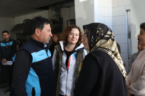 BAŞKAN ARAS’TAN DEPREMZEDELERE ZİYARET