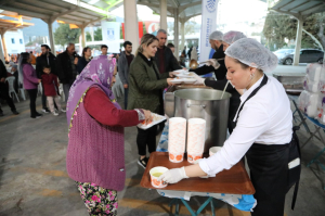 YUNANLI AŞÇILARDAN KUMBAHÇE’DE İFTAR YEMEĞİ