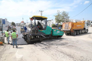 YILLARIN ALTYAPI SORUNLARI ÇÖZÜLÜYOR, ASFALT ÇALIŞMALARI DEVAM EDİYOR