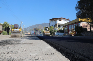 YILLARIN ALTYAPI SORUNLARI ÇÖZÜLÜYOR, ASFALT ÇALIŞMALARI DEVAM EDİYOR