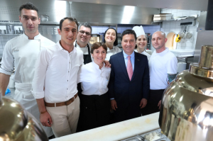 BAŞKAN ARAS’TAN GENÇLERLE BAYRAM ZİYARETİ