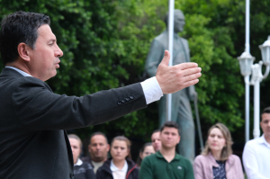 BAŞKAN ARAS, PERSONELİYLE BAYRAMLAŞTI