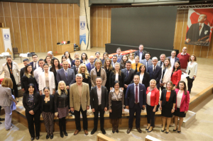 MEMURLUĞA GEÇENLER YEMİN ETTİ, EMEKTAR PERSONELLER UNUTULMADI