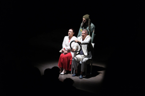 KÖPEK, KADIN, ERKEK OYUNU BODRUM’DA SERGİLENDİ