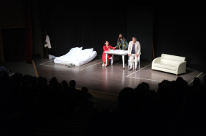 KÖPEK, KADIN, ERKEK OYUNU BODRUM’DA SERGİLENDİ