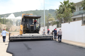BELEDİYE, ASFALTLAMA ÇALIŞMALARINI SÜRDÜRÜYOR