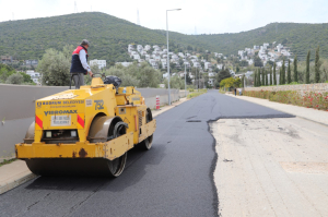 BELEDİYE, ASFALTLAMA ÇALIŞMALARINI SÜRDÜRÜYOR