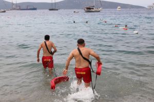 BELEDİYE HALK PLAJLARINDA GÖREV ALACAKLAR