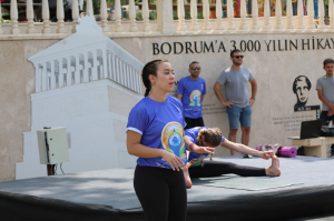 HİNDİSTAN BAŞKONSOLOSU DÜNYA YOGA GÜNÜ ETKİNLİĞİ