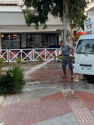 BELEDİYE EKİPLERİNİN BAYRAM MESAİSİ