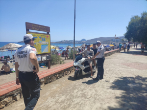 TRAFİK ZABITA EKİPLERİ DENETİMLERİNİ SÜRDÜRÜYOR