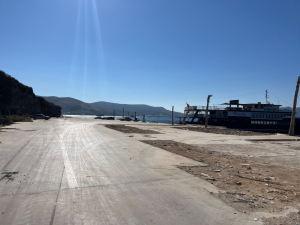 SAHİLDEKİ 22 KONTEYNERİ BELEDİYE EKİPLERİ KALDIRDI