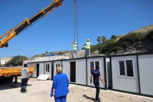 SAHİLDEKİ 22 KONTEYNERİ BELEDİYE EKİPLERİ KALDIRDI