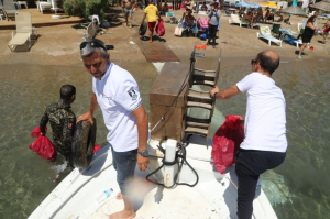 BODRUM BELEDİYESİ’NDEN DENİZ DİBİ TEMİZLİĞİ