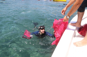 BODRUM BELEDİYESİ’NDEN DENİZ DİBİ TEMİZLİĞİ