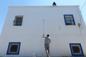 BİTEZ SOKAKLARI MAVİ VE BEYAZA BÜRÜNÜYOR