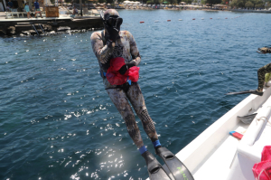 YALIKAVAK’TA DENİZ DİBİ TEMİZLİĞİ