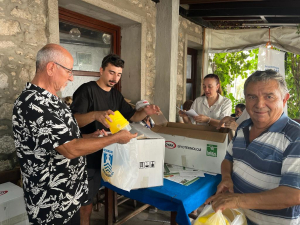 BELEDİYEDEN BİYOTEKNOLOJİK KAPAN DAĞITIMI