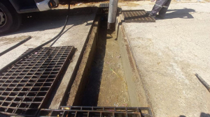 BELEDİYEDEN KANAL AÇMA VE TEMİZLİK ÇALIŞMASI