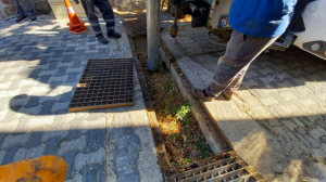 BELEDİYEDEN KANAL AÇMA VE TEMİZLİK ÇALIŞMASI