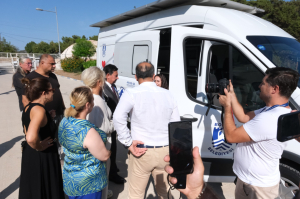 AJDA PEKKAN’DAN BELEDİYE BAKIM MERKEZİNE ZİYARET