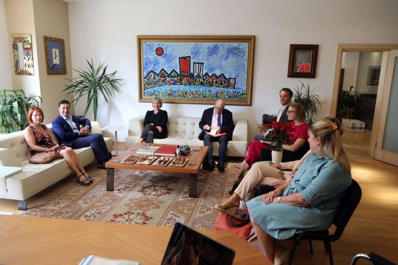 BİRLEŞİK KRALLIK BÜYÜKELÇİSİNDEN BAŞKAN ARAS’A ZİYARET