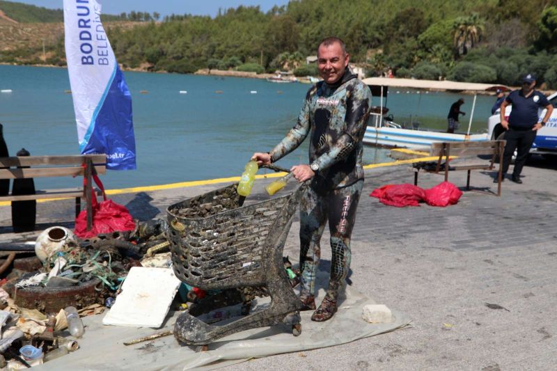 10 MAHALLEDE TOPLAM 2 BİN 283 KİLOGRAM ATIK