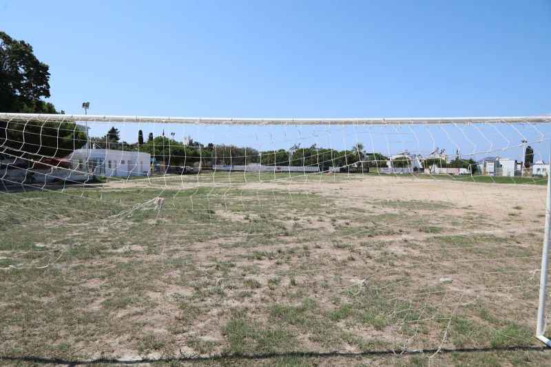 TURGUTREİS FUTBOL SAHASI YENİLENİYOR