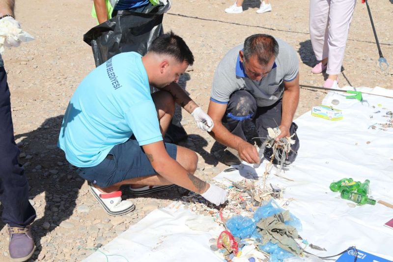 GERENKUYU HALK PLAJI TEMİZLENDİ