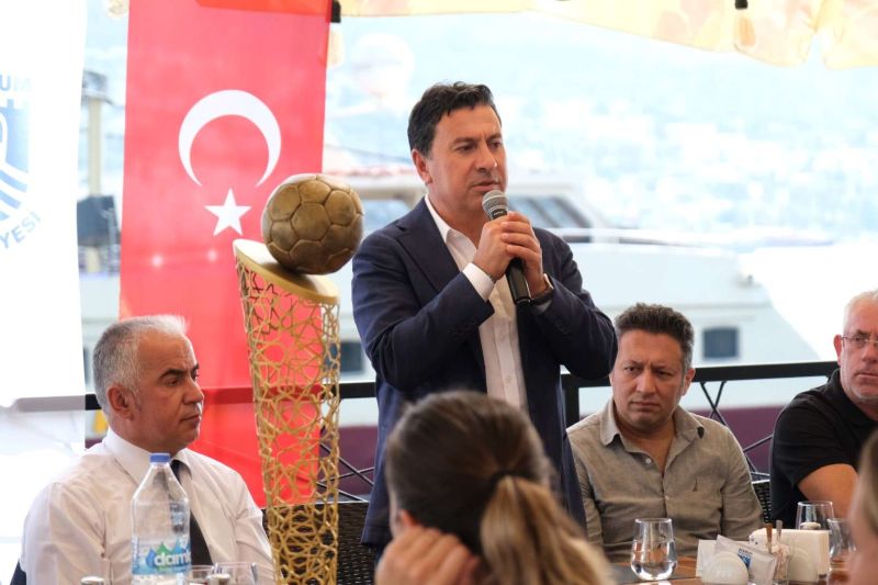 BODRUM’UN GURURU HENTBOLCULAR KAYMAKAM VE BELEDİYE BAŞKANI İLE BULUŞTU