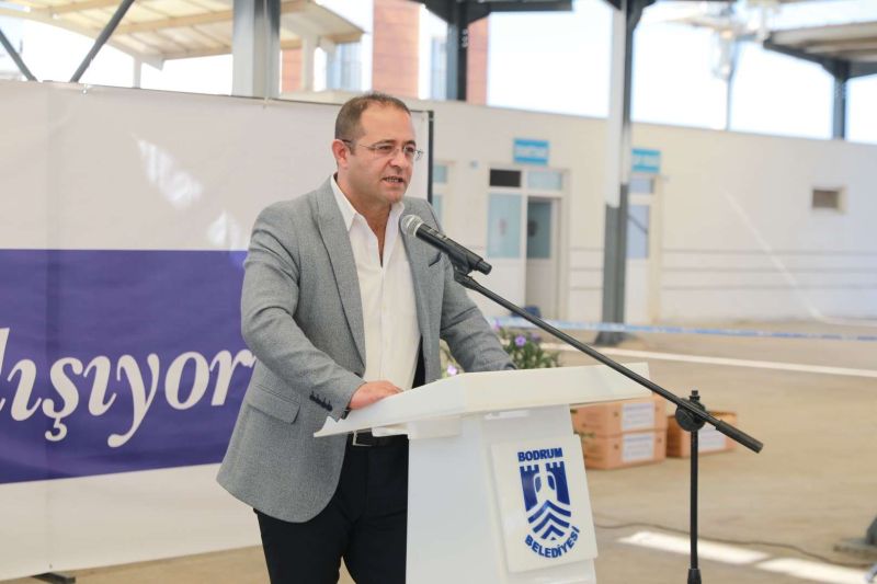 BELEDİYENİN YETİŞTİRDİĞİ FİDELER ÜRETİCİYLE BULUŞTU