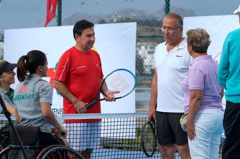 TEKERLEKLİ SANDALYE 100. YIL TENİS TURNUVASI HEYECANI