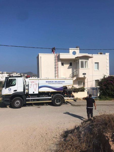 BELEDİYEDEN SU TANKERİ DESTEĞİ