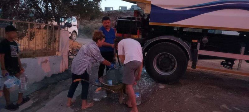 BELEDİYEDEN SU TANKERİ DESTEĞİ