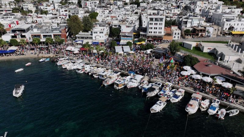 BODRUM’DA, YERDE GÖKTE CUMHURİYET COŞKUSU