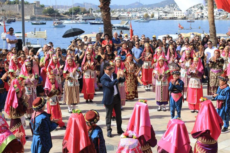 BODRUM’DA, YERDE GÖKTE CUMHURİYET COŞKUSU