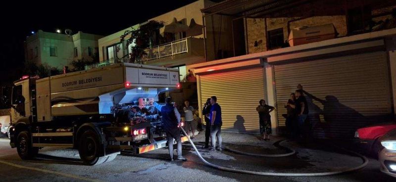 BELEDİYEDEN VATANDAŞLARA SU DEPOSU DESTEĞİ