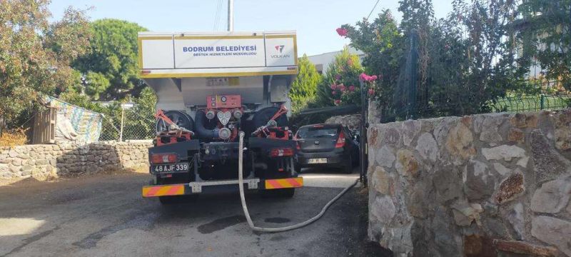 BELEDİYEDEN VATANDAŞLARA SU DEPOSU DESTEĞİ