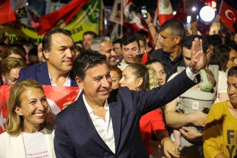 BODRUM’DA HALK MEYDANLARA SIĞMADI