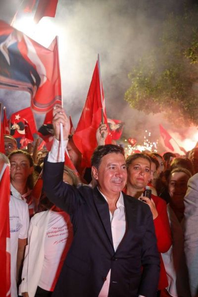 BODRUM’DA HALK MEYDANLARA SIĞMADI